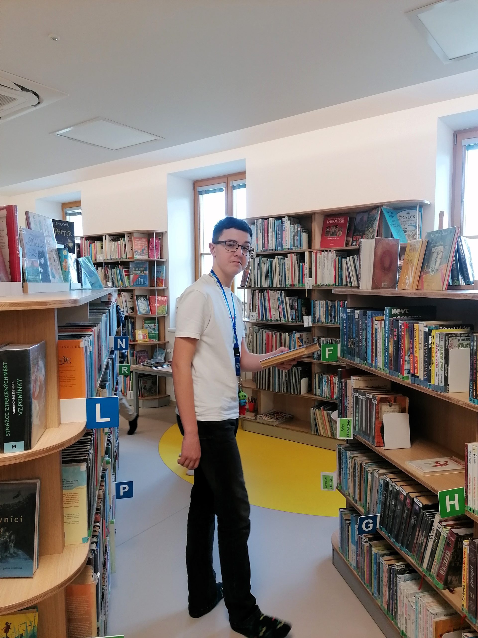 6e_Knihovna_8