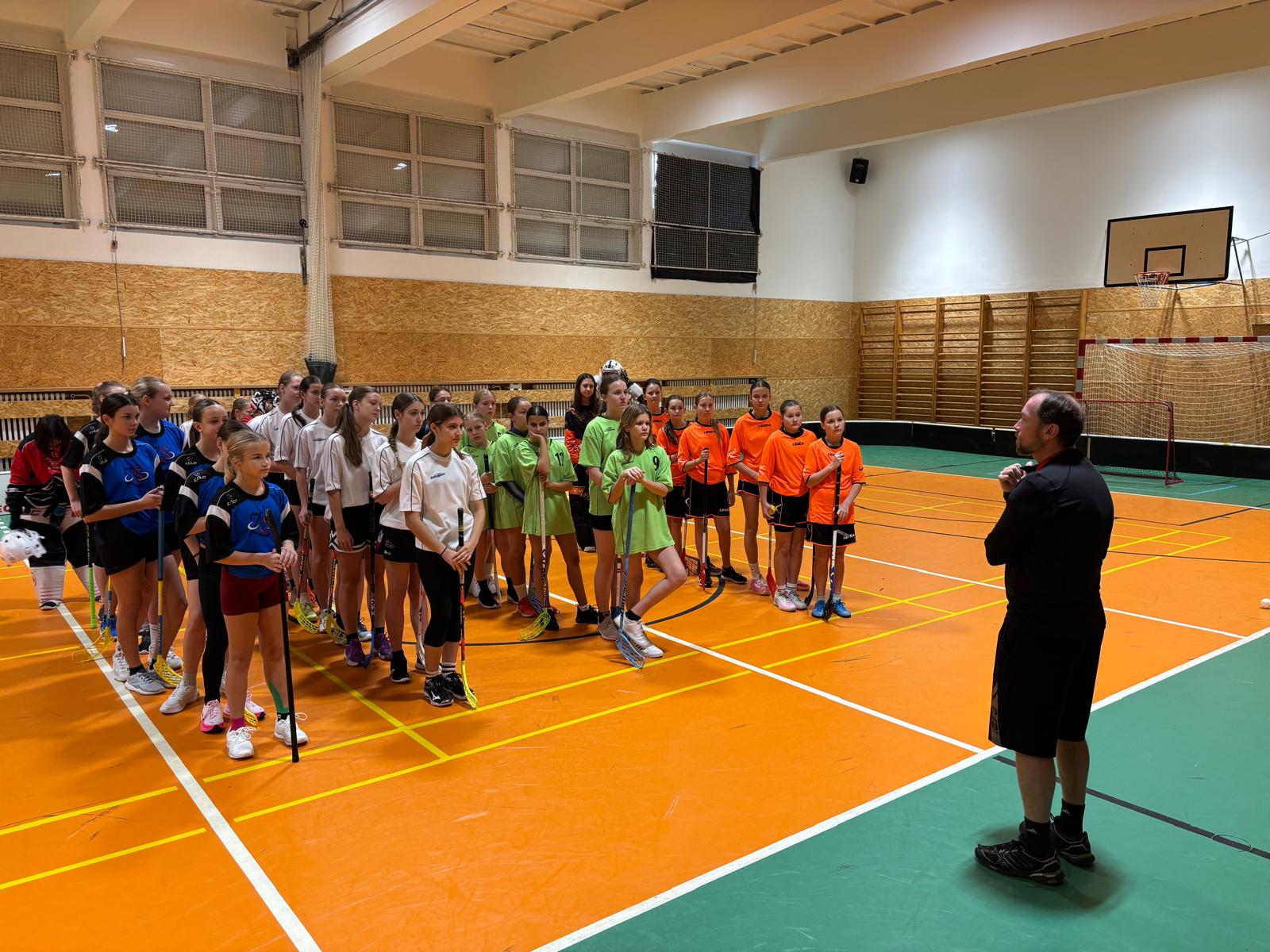 7r_Florbal_dívky_okrsek_1