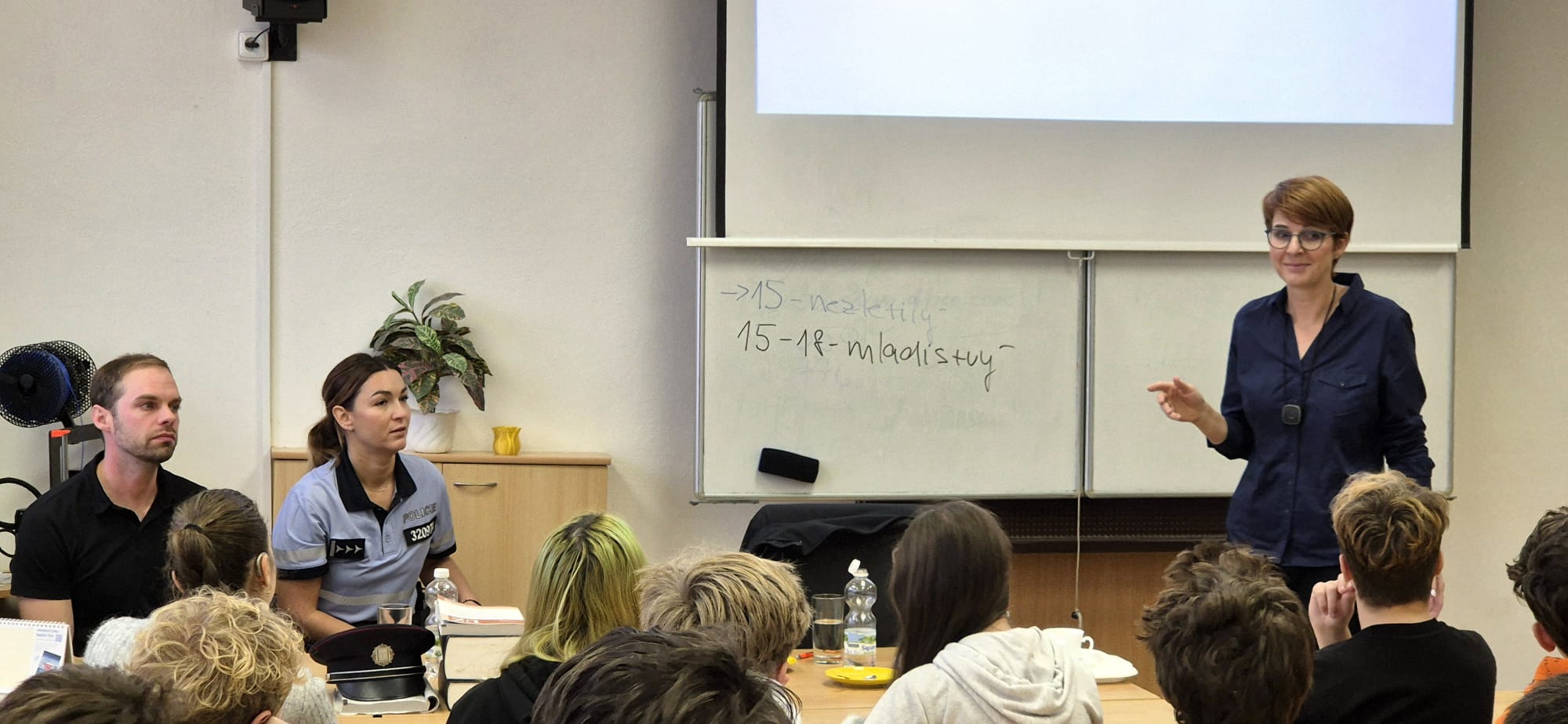 9r_Beseda_státní_zástupce_2