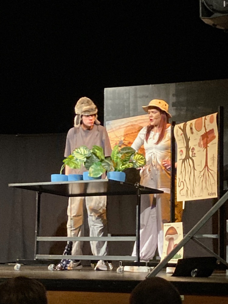 3až5r_Anglické_divadlo_2