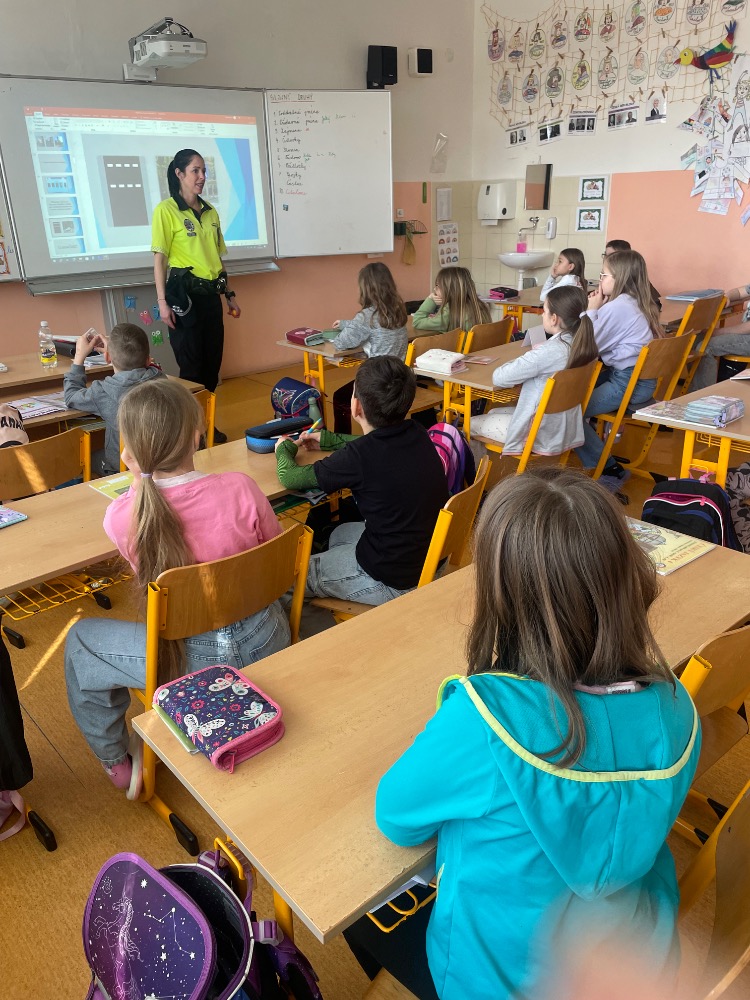 4r_Bezpečnost_především_1